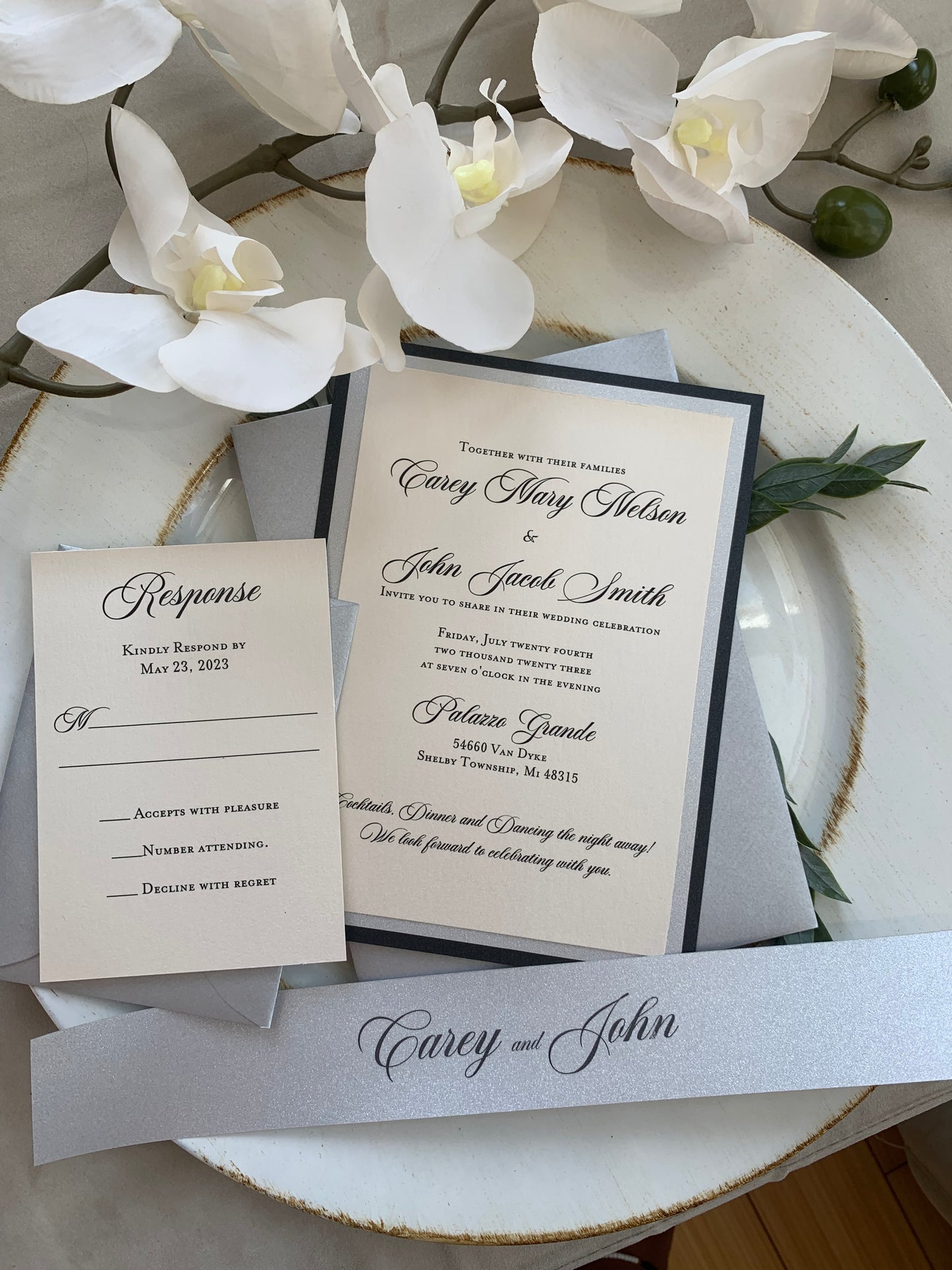 Victoria Invitation Suite