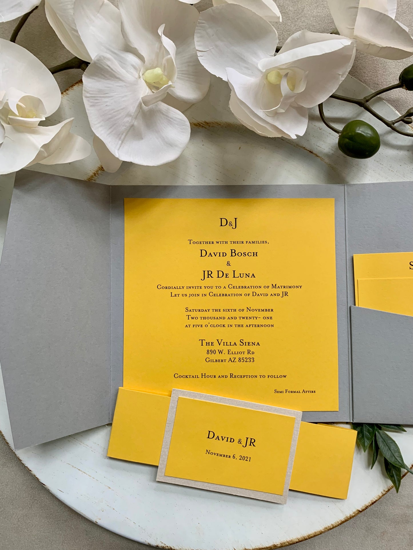 Dee Invitation Suite