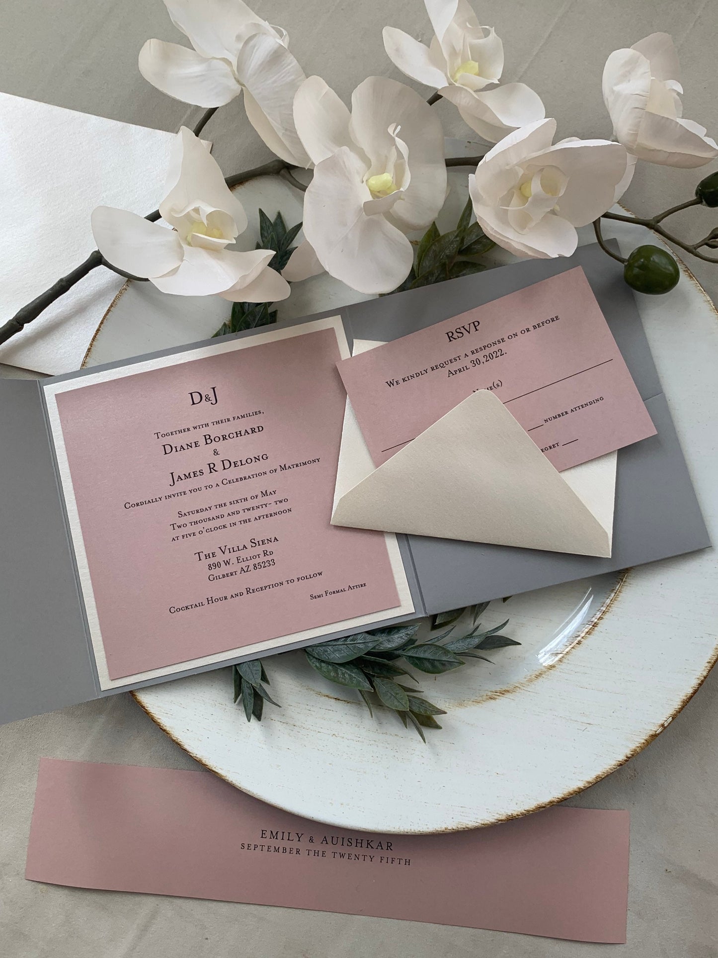 Dee Invitation Suite