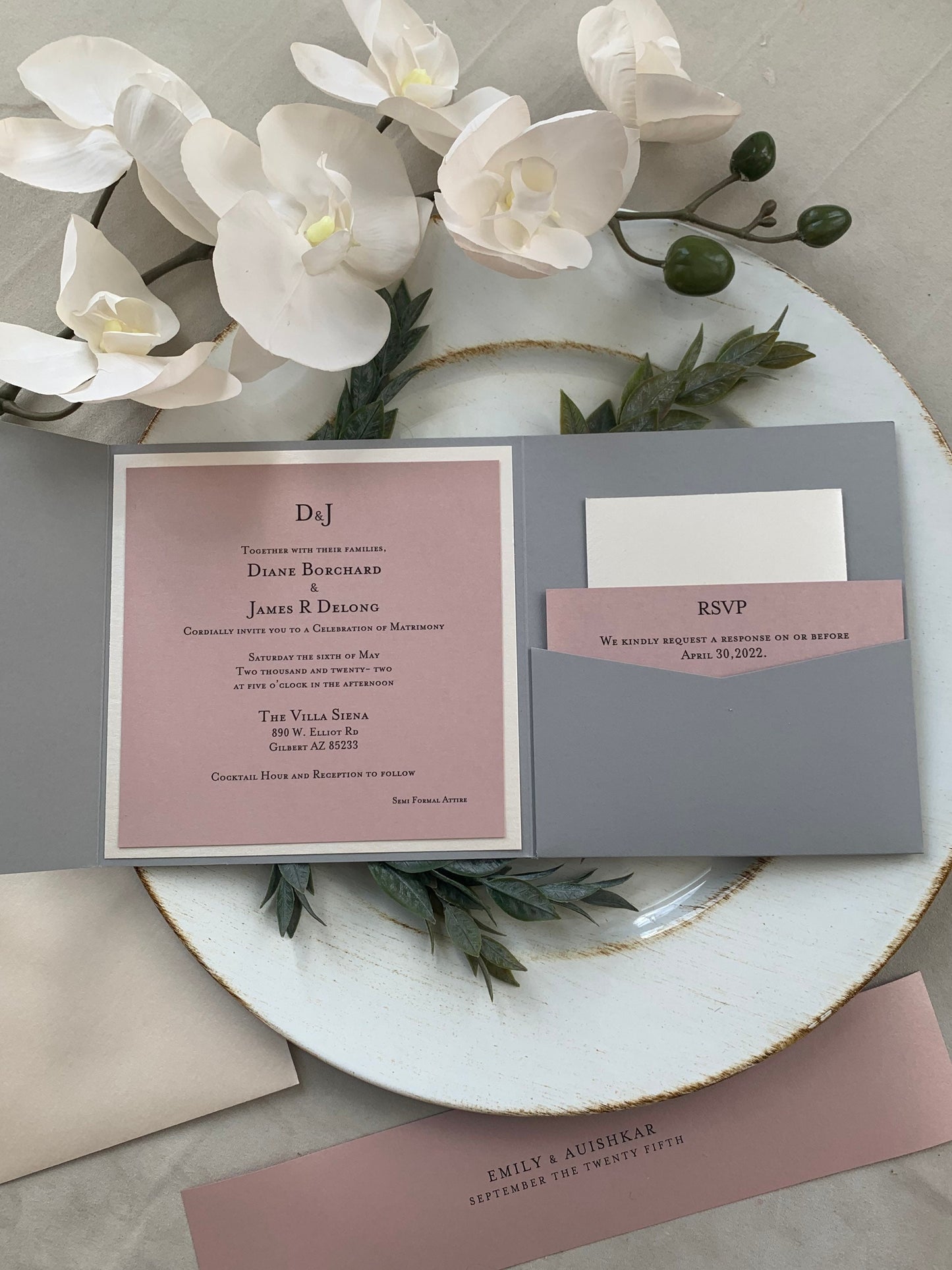 Dee Invitation Suite